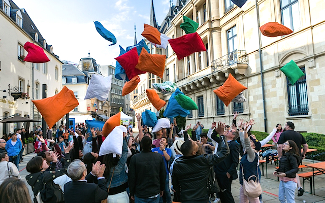 Luxembourg pillow fight for Parkinson's lead