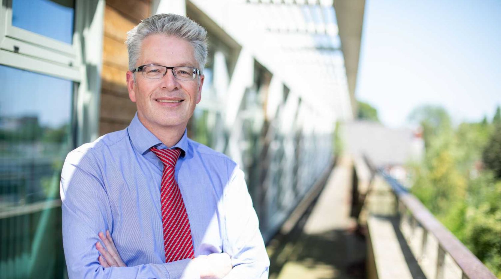 Photo of Professor Oliver Bandmann, who has been awarded the 2024 Tom Isaacs Award for Parkinson’s treatment research