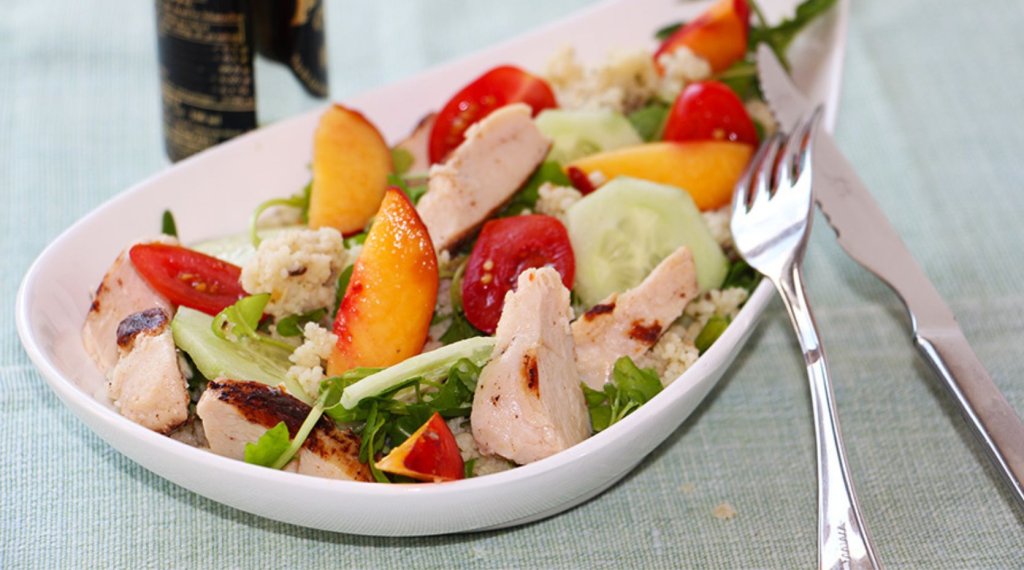 Parkinson's-friendly recipe: Couscous with chicken, raisins & nectarine in a lemon vinaigrette