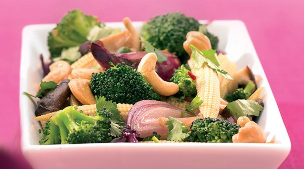 Parkinson's-friendly recipe: Broccoli, shiitake mushrooms and cashew nut stir-fry