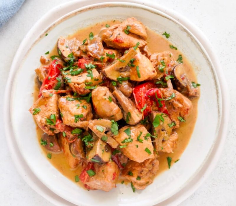 Creamy one pan chicken, bell pepper and mushroom recipe