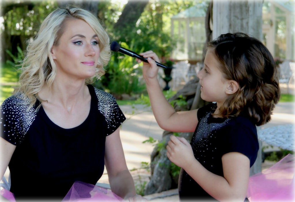 Allison Toepperwein and daughter make-up