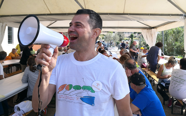 Massimiliano Iachini using a megaphone