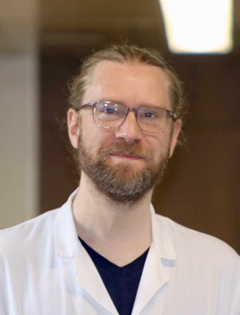 Professor Lennart Stieglitz, neurosurgeon and Senior Attending Physician at Zurich’s University Hospital in Switzerland, who has performed hundreds of Deep Brain Stimulation surgeries
